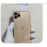 Tapa trasera de cristal agrietada de un iPhone