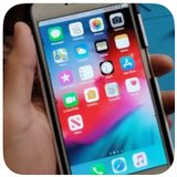 iPhone encendido en la pantalla de inicio, con el táctil sin responder
